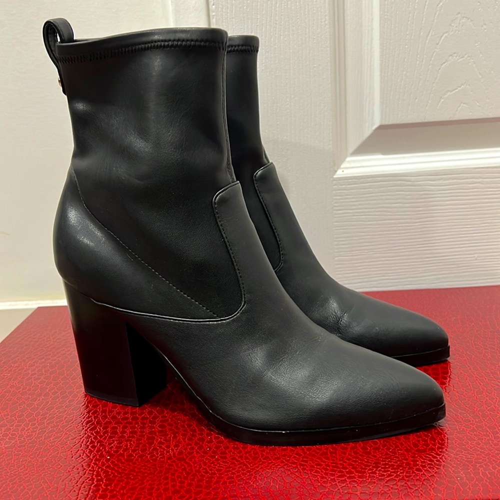 Marc Fisher Avalyn bootie Size 9 Black